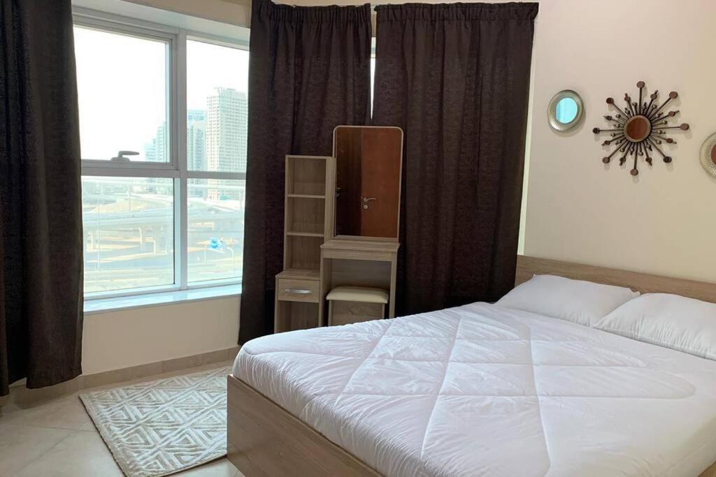 Apartamento Cozy 2Bhk Near To Dmcc Metro Station -505 Dubái Exterior foto